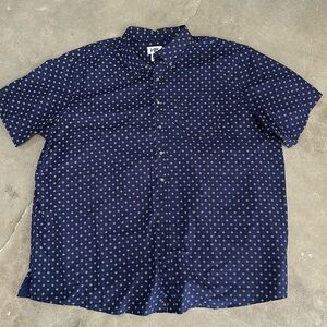 Men’s casual button down shirt